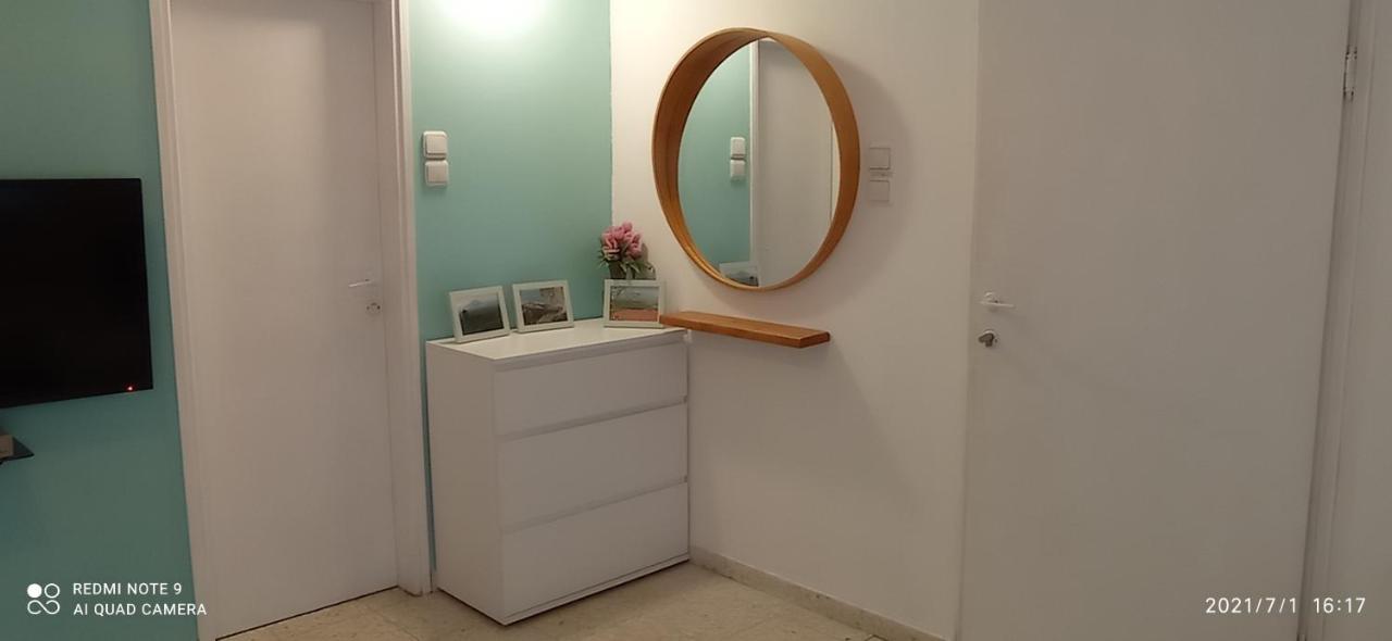 Jordan Valley One Room Apartment Menaẖemya Exteriör bild