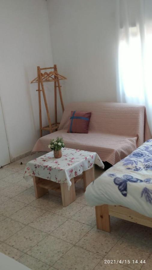 Jordan Valley One Room Apartment Menaẖemya Exteriör bild